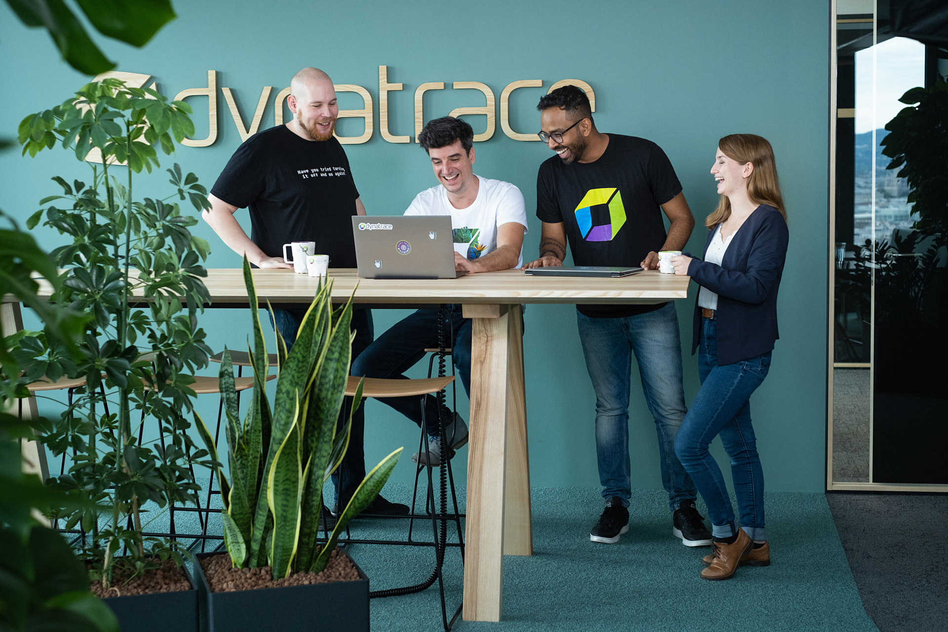 Dynatrace Stellenangebote Leben bei Dynatrace Hero Neu 2